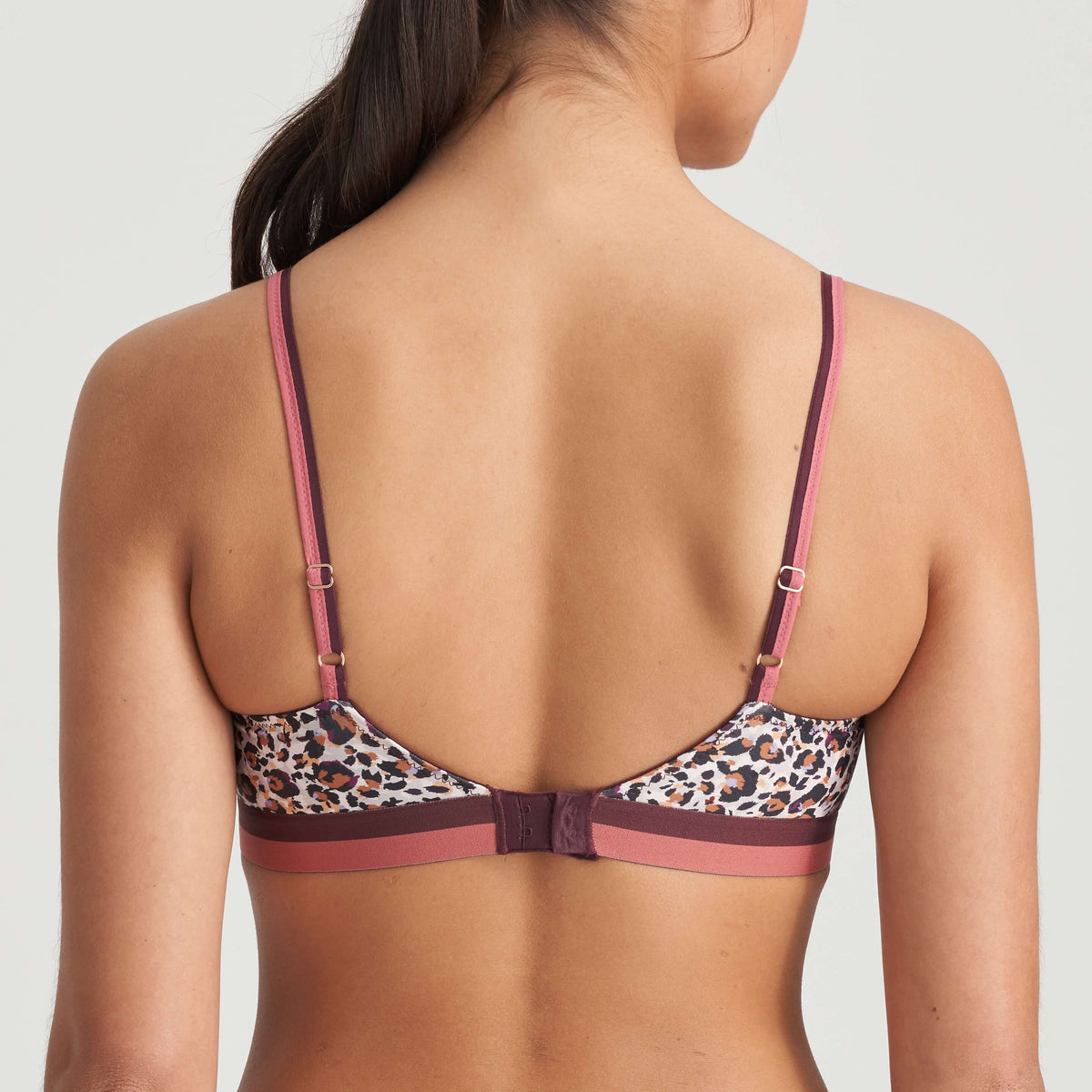 SOUTIEN-GORGE DÉCOLLETÉ PLONGEANT-JUDE