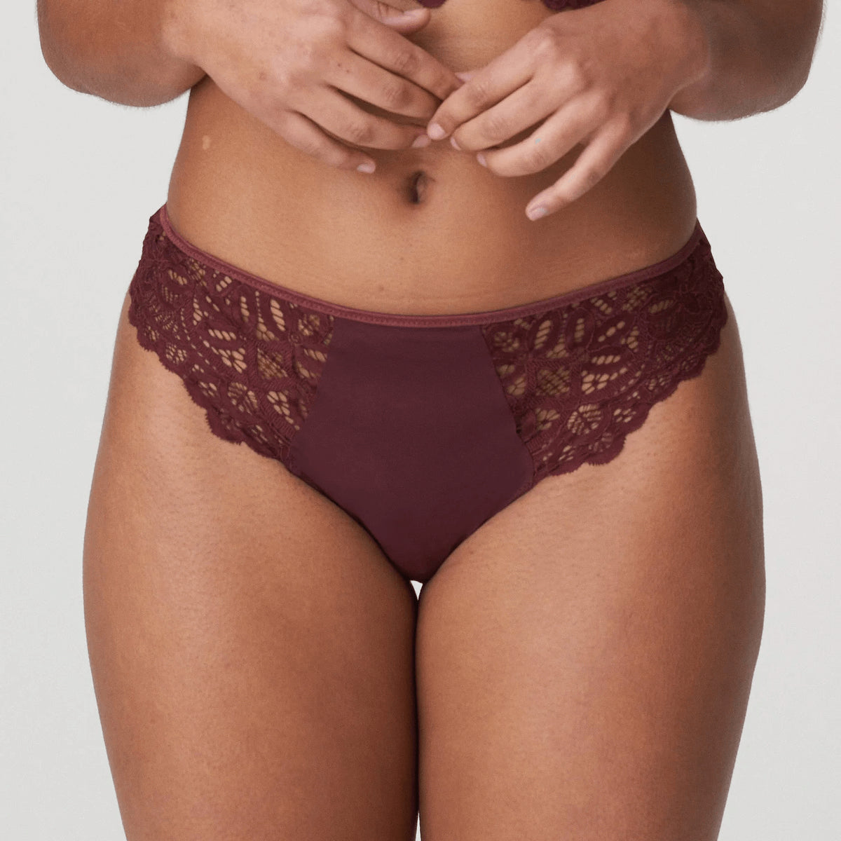 TANGA AVEC DENTELLE-FIRST NIGHT