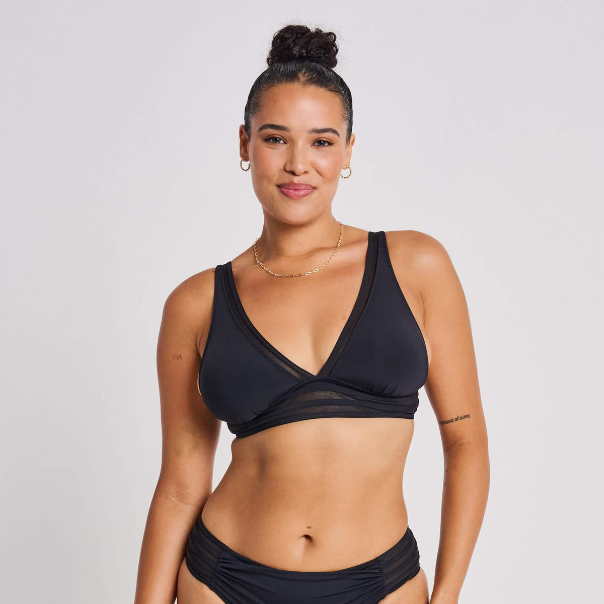 TRIANGLE BRETELLE CONVERTIBLE-MESH BLACK